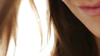 Nửa đêm em lại lên cơn nứng đòi doggy