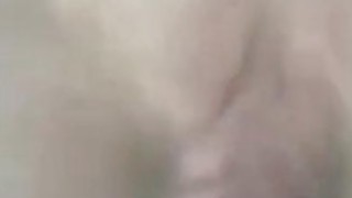 Góc nhìn thứ nhất tận hưởng cảnh bộ ngực trắng lớn bị địt và rung chuyển