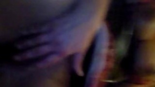 Chồng gọi điện liên tục trong khi vợ đang bị sếp địt trong khách sạn