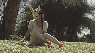 Lướt tinder bắt gặp cháu gái làm “sugar baby”