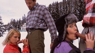 Giúp việc muốn có nhiều tiền thì phải giỏi thêm chuyện ấy…