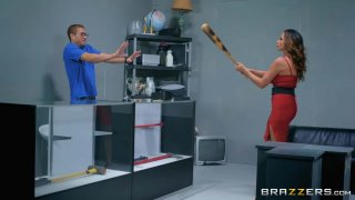 Cho người vợ làm người mẫu khỏa thân để học trò vẽ