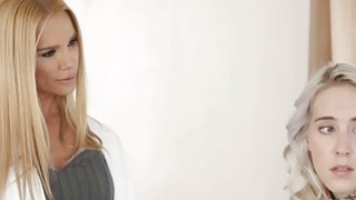 Lén nhìn cặp vú của chịu hàng xóm mà buồi nứng quá