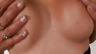 Người chồng hiền không đáp ứng đủ chuyện chăn gối, Cô vợ chết mê trước gã nhà cạnh bên dân chơi