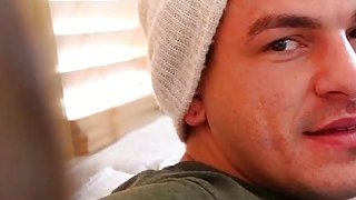 Lỡ tát con trai vì "dê" mình, mẹ kế xin lỗi bằng cách không thể tốt hơn