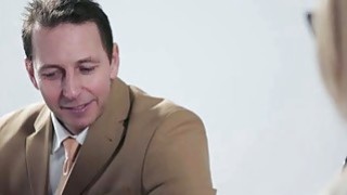 Cậu học trò quay trộm ép cô giáo thành búp bê tình dục