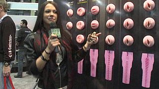 Nửa đêm nứng cặc bú lồn chị dâu xinh đẹp