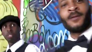 Diễn xuất của cô gái xinh đẹp Hồng Kông trong bộ phim truyền hình chị gái búp bê 『HongKongDoll』 ~ Cô "Thanh Xà" lẳng lơ đánh nhau với anh rể vào đêm khuya và cái kết bị đảo ngược. Sáng hôm sau, cô đánh con lừa trọc đầu... (Phiên bản đầy đủ 32 phút)