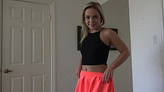 Rủ bạn thân về nhà "ngủ"