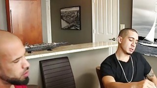 sex hiếp dâm xuất tinh