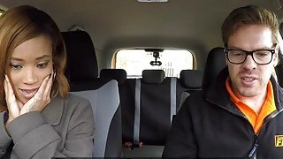 Lén nhìn cặp vú của chịu hàng xóm mà buồi nứng quá