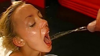 Tôi đã hẹn gặp một cô gái cao cấp, sờ vào âm hộ của cô ấy, quan hệ với cô ấy bằng đôi bốt cao và quan hệ với cô ấy ở nhiều tư thế khác nhau