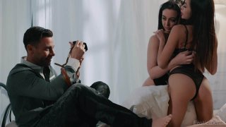 Địt em thư ký đi làm không mặc quần lót vì đằng nào cũng bị cởi