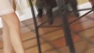 Chú chuốc thuốc kích dục nện cháu gái vì ghen khi biết cháu có người yêu