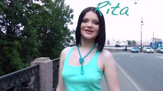 Nhờ chị gái dạy hôn