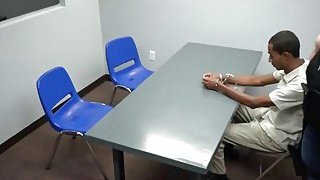 Xâm nhập một tổ chức buôn người, nữ điều tra viên gặp cái kết thê thảm