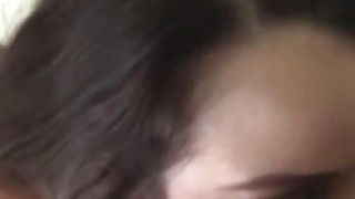 Nghỉ hè về quê, cậu thanh niên mới lớn được chị nhà đối diện đã có chồng yêu đưa vào đời