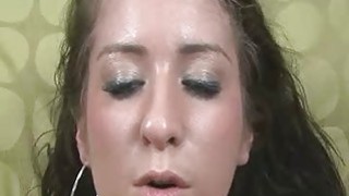 Để con chăm sóc dì...