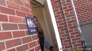 Bạo lực trở lại vào chị lụa đen dài và ngắn chuyển đổi máy ảnh