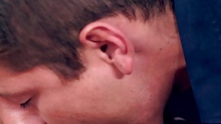 Em bán hàng rong địt nhau với khách buồi to