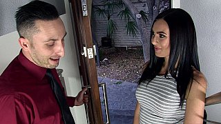 Bố Chồng yêu phát hiện vợ của con trai "đi ngoài" và dùng bằng chứng để trừng phạt