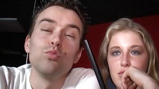 Em giúp việc chăm chỉ bú cu cho ông chủ