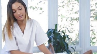 Mẹ kế ép con gái bú buồi anh trai