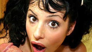 FSDSS-468-C Một nữ sếp cấp cao, có vị trí cao. Yếu đuối...