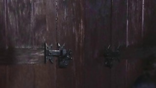 Em kế ăn bám bị anh trai Nắc vì không phụ tiền nhà