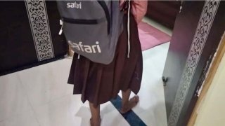 Người chồng không có nhà, Cô vợ dẫn bạn học cũ về nhà sau buổi học lớp