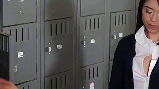 Chị gái em ngon quá buồi anh không cưỡng lại được