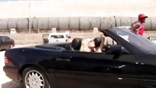 Chồng cô gọi, chết tiệt! Một cô gái trẻ rất nổi tiếng với khuôn mặt đẹp như nữ thần!