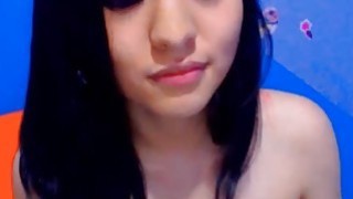 Chồng yêu đi công việc nước ngoài, Người vợ ở nhà xoạc với đám bạn của con trai