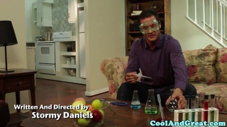 JapBliss 4K - 来自日本的后妈在她的阴部得到了精液!