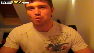 Chị dâu dáng nuột liếm cặc em trai yếu lòng