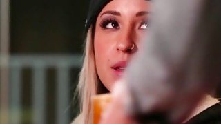 Bố ơi lồn con nóng bỏng vì tinh trùng rồi