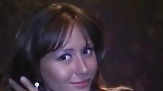 Ông chồng phát hiện bà xã đi đêm với khách hàng để công việc thuận lợi hơn