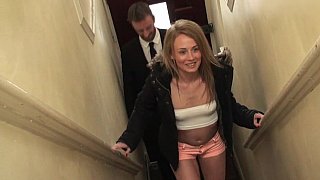 Nhét buồi vào mồm em nữ sinh mới lớn cực múp