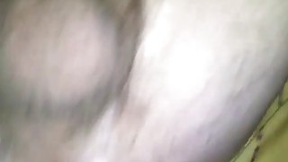 Ông chồng bị 2 cô bạn học cũ của vợ yêu gạ gẫm khi đến nhà chơi