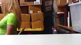 Bắn tinh vào cô bé em ghệ ngây thơ vú bự