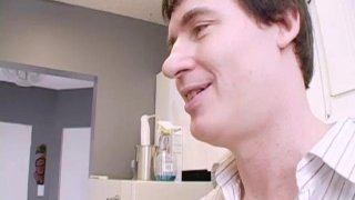 Người phụ nữ trẻ 36 tuổi ngoại tình