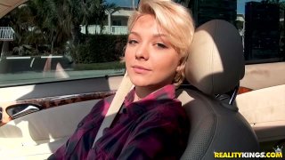 Lén nhìn mẹ và bố làm tình