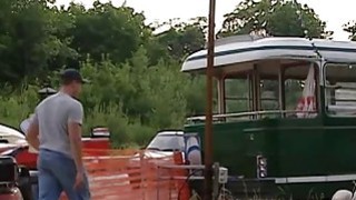 Tạm giữ hình sự một bác sỹ để điều tra hành vi xâm hại ...