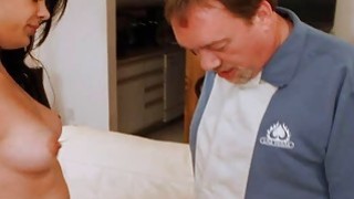 Xơi bé thỏ vú đẹp lồn chứa đầy tinh