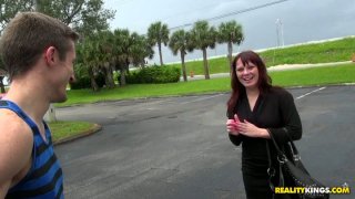 Cô gái nóng bỏng có 160.000 người theo dõi bị chơi xấu... [Phần 1]