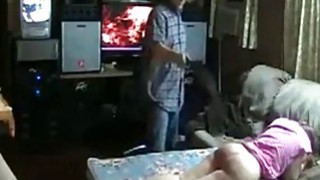 Cô gái ngực to có đầu to! Siêu mềm, lắc và nhào! Trước ống kính, con bò đen to lớn rung động, âm hộ rất hồng, cái mông khổng lồ bị nhấc lên và tát, vô cùng hấp dẫn...