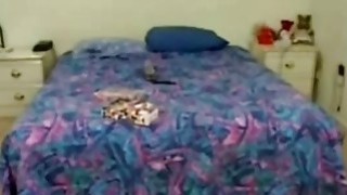 Đi công tác xa, cô gái ngủ chung phòng đồng nghiệp