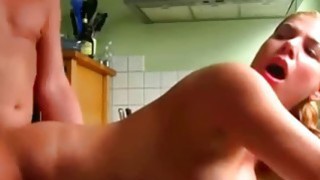 Người vợ dâm có sở thích "đi ngoài" để thêm sắc màu cho cuộc sống