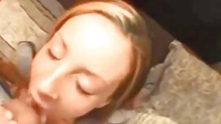 Bắt quả tang em gái vừa xem sex vừa móc