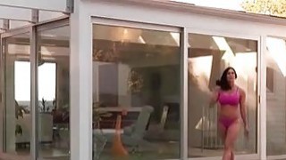 Chuyện tình bí mật tại nhà cô giáo trong cơn bão